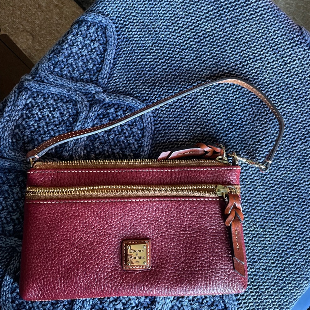 D&B wristlet